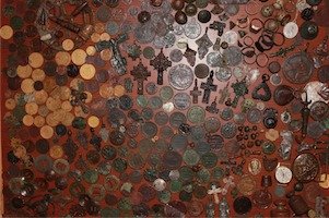 панно с монетами